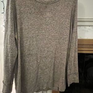 Chic Soul Heathered Gray Long Sleeve Tee with buttons down the back